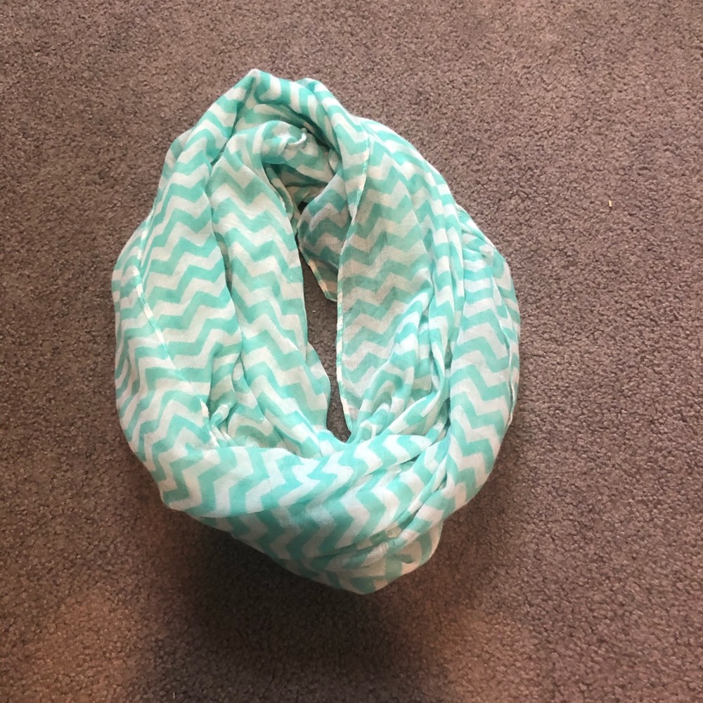 Stripped scarf
